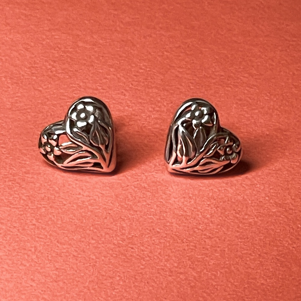 Brighton Retired Women’s Earrings Pierced Stud Silver Plated Mini Hearts 0.315”